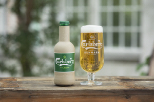 칼스버그, 세계 최초 '종이' 맥주병 시제품 공개